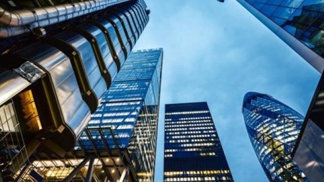 UK Real Estate & Megafunds